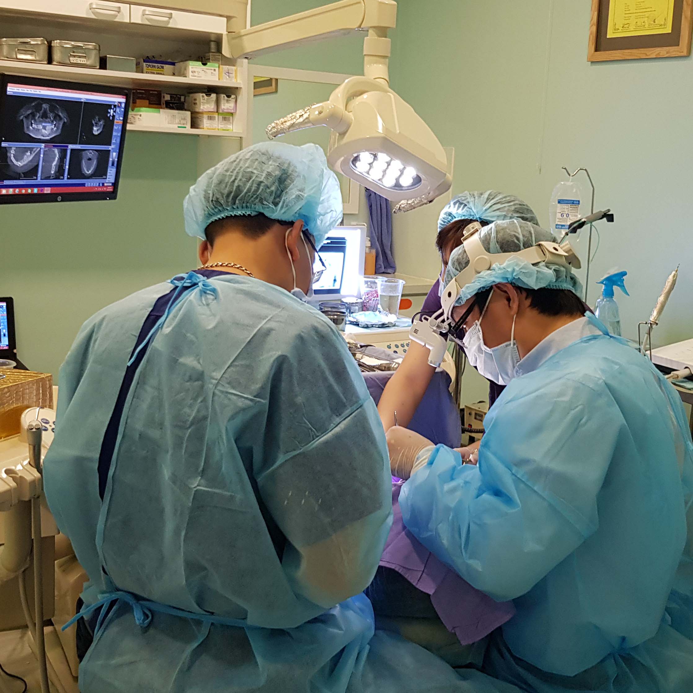 Tiểu Phẫu - Nhổ Răng tại PHÒNG KHÁM CHUYÊN KHOA RĂNG HÀM MẶT DR.LEE